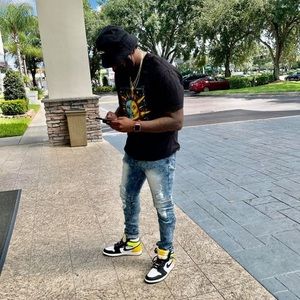 Meet your Posher, Dewayne